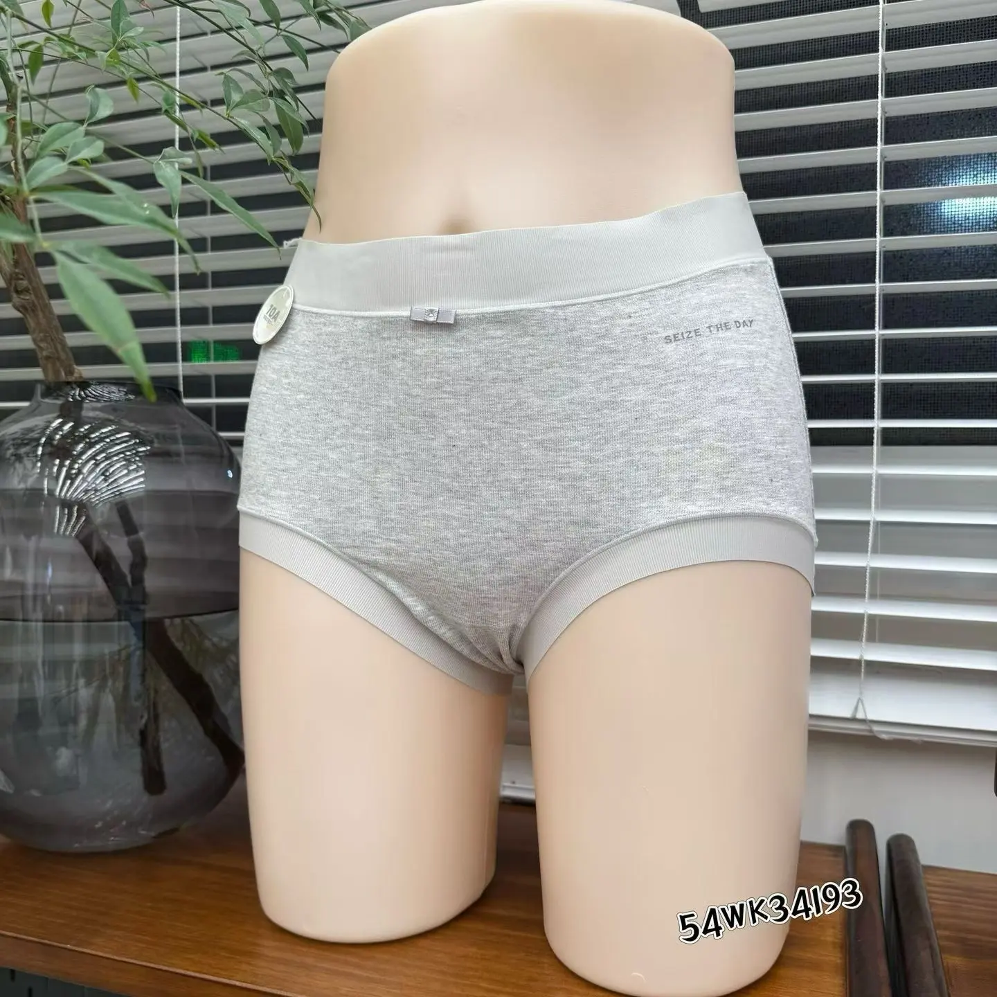 秋冬款微磨毛透气舒适亲肤中腰大码女士三角内裤110-150斤