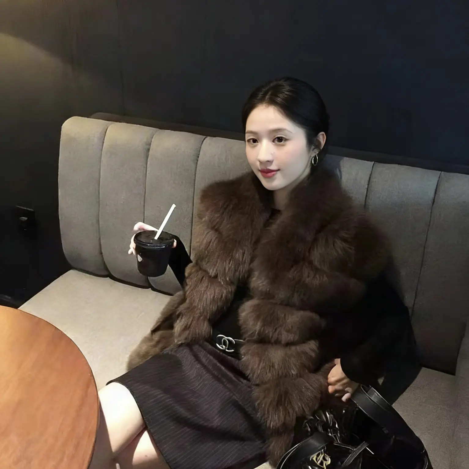 HanHan2025冬新款横排整皮狐狸毛短款立领时尚皮草马甲