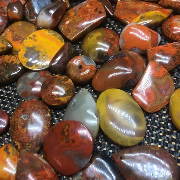 红黄水滴挂件配饰多样性随机发