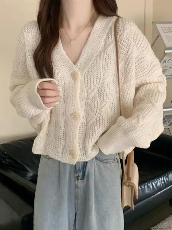随机毛衣一件