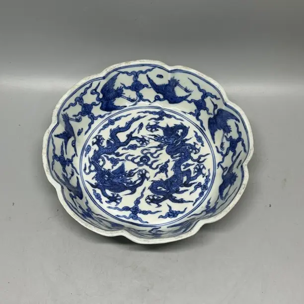 陶瓷纯手工青花花口盘