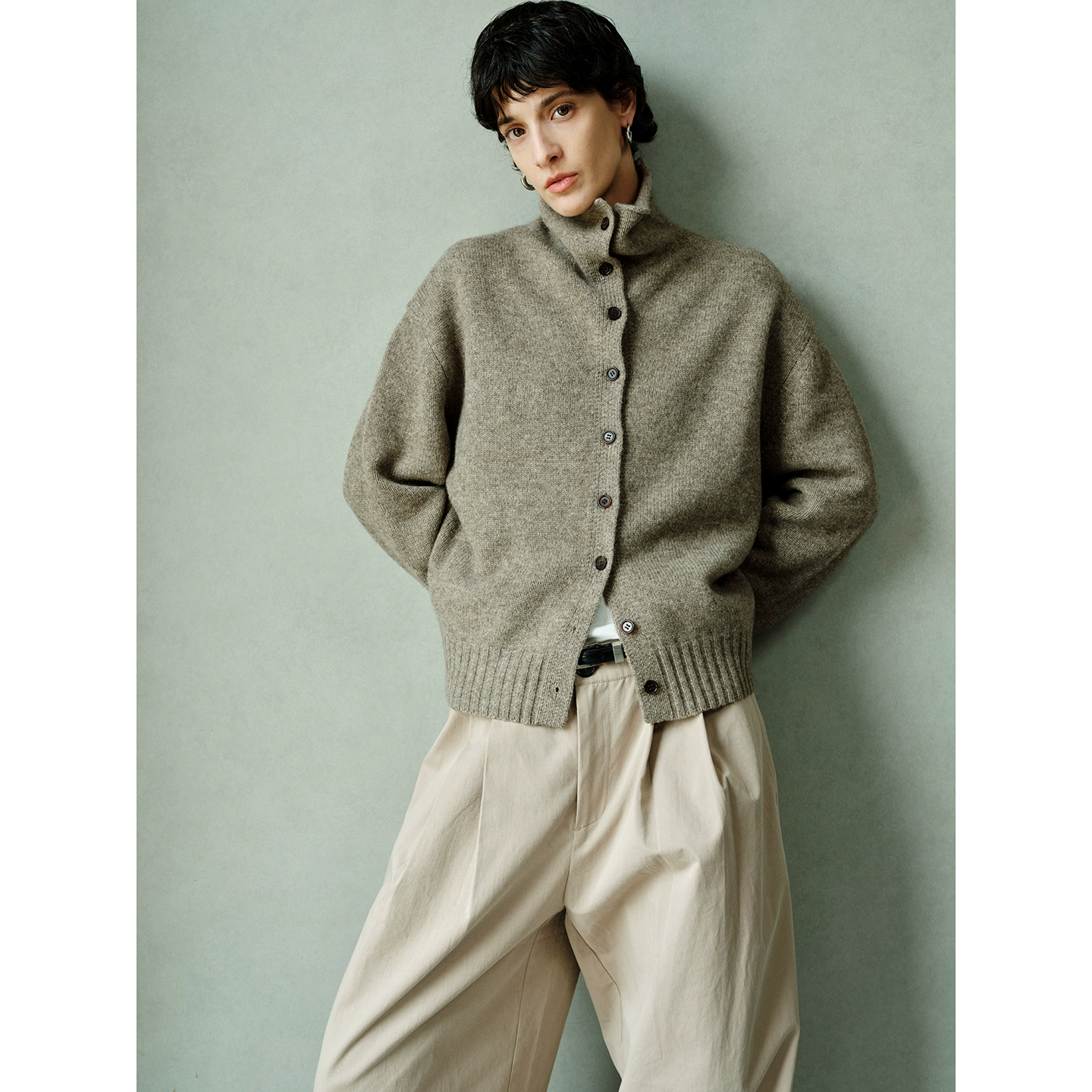 Ayuko | 柔绒亲肤软黄金牦牛绒羊毛纱 老钱风沙漏领针织开衫2501