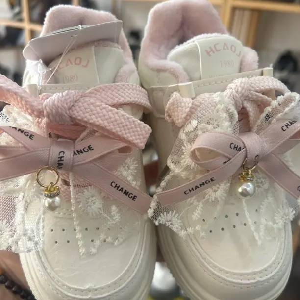 女童运动板鞋小白鞋大棉加绒韩版休闲中大童防滑鞋底舒适棉鞋