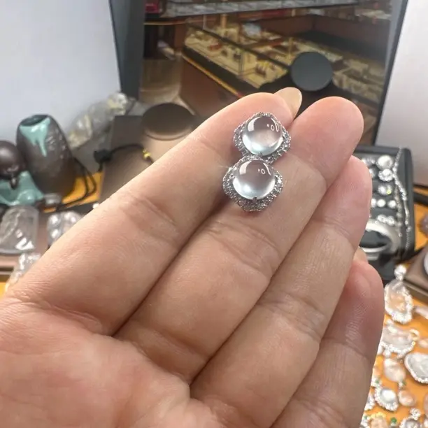 耳钉 银镶嵌高冰蓝水耳饰 裸石约4mm