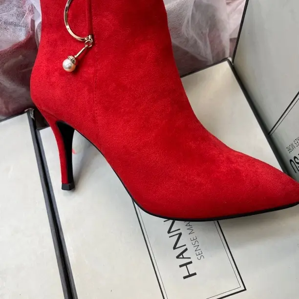 孤品女鞋，按直播间拍，细跟时尚百搭加绒保暖女士短靴