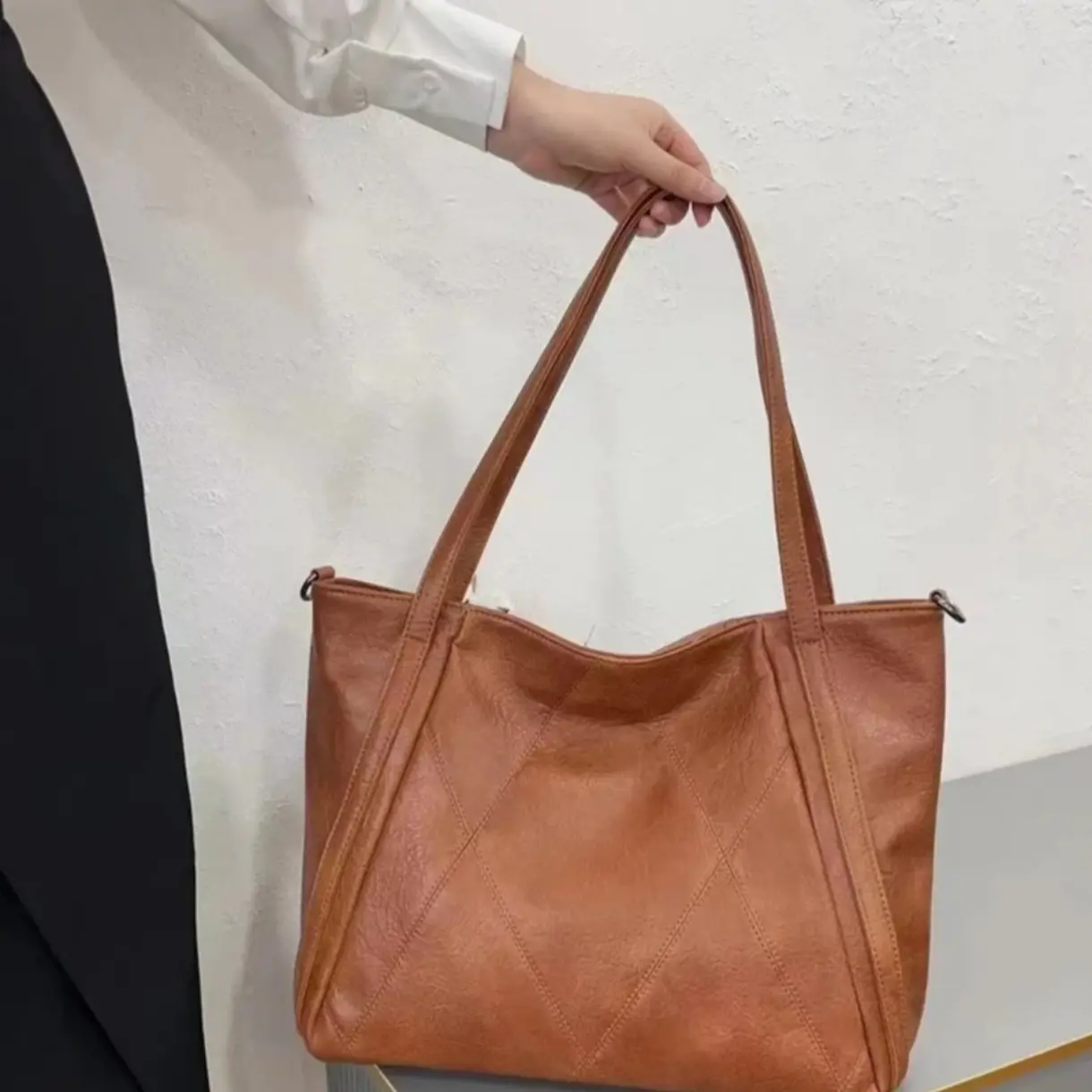 轻奢经典时尚百搭休闲简约单肩通勤斜跨腋下大手提托特女包包5113