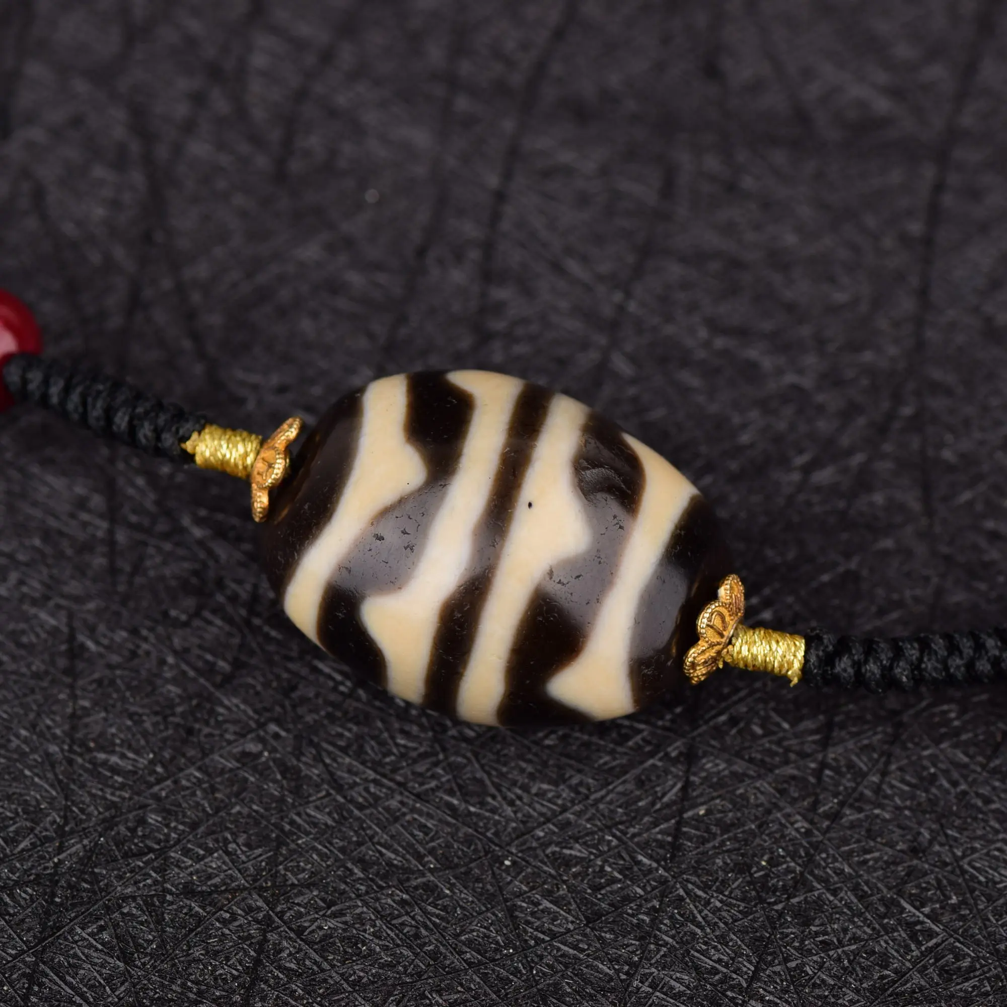 尺寸约19*22mm的双虎牙天珠锁骨链多样款式