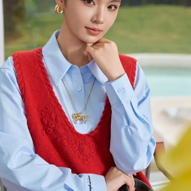 俪妍春季新款毛织休闲百搭复古红色针织马甲70297