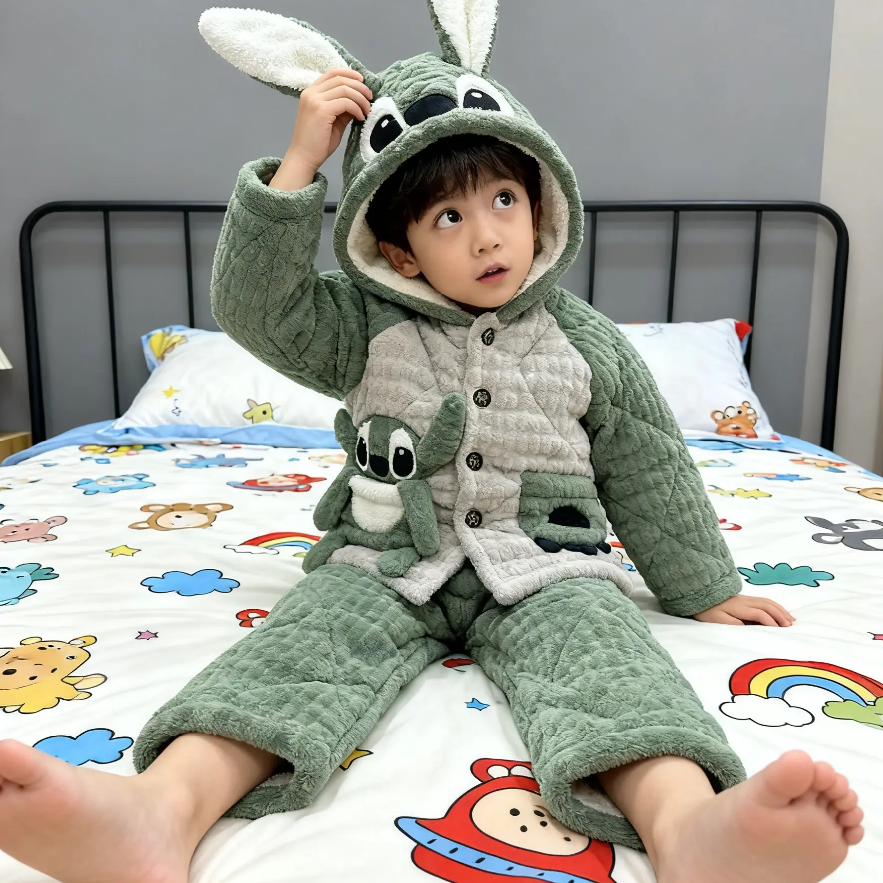 男童三层夹棉珊瑚绒冬季加绒加厚卡通连帽家居服睡衣套装冬款