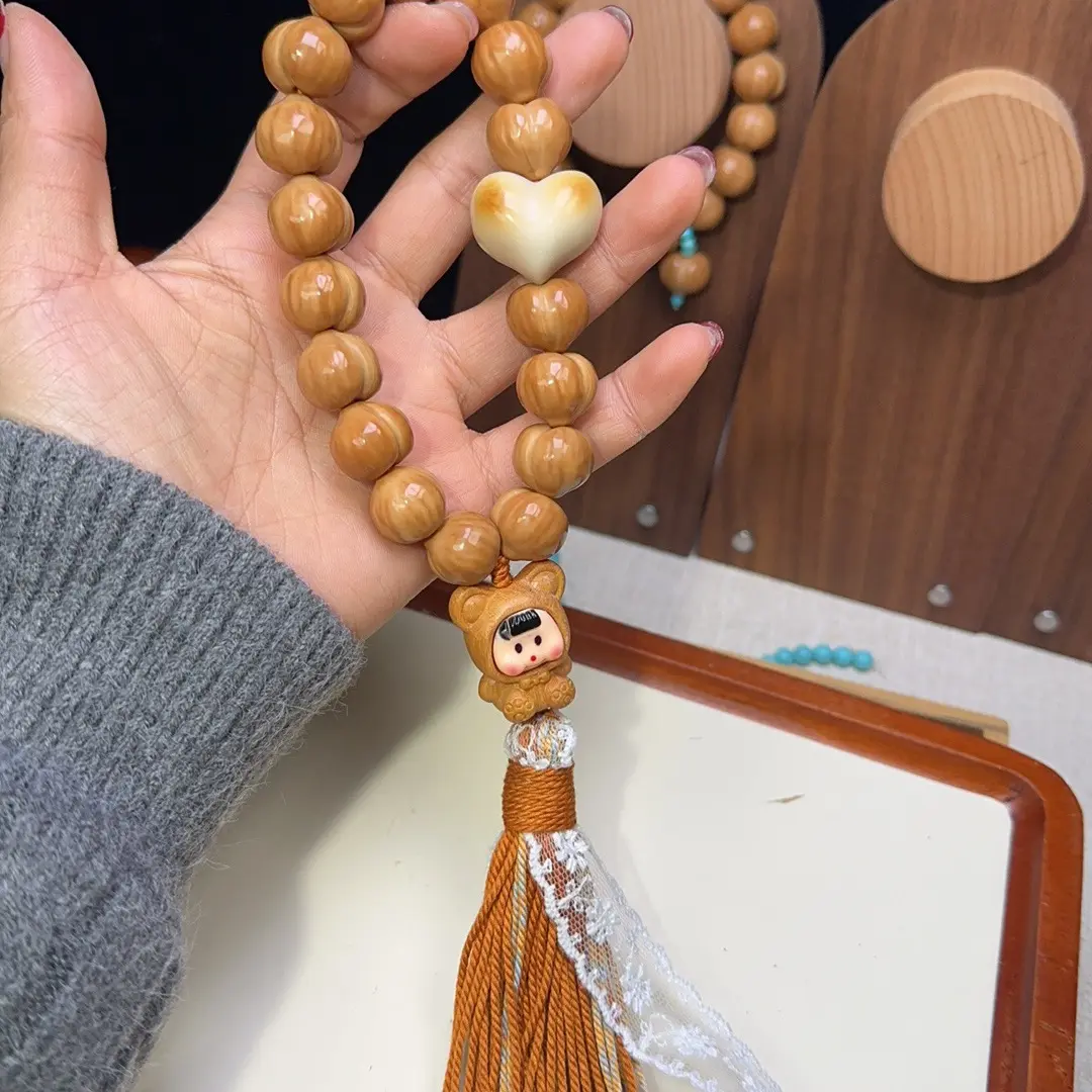 猴头核桃屁桃手持爱心设计款光面精工雕刻文玩