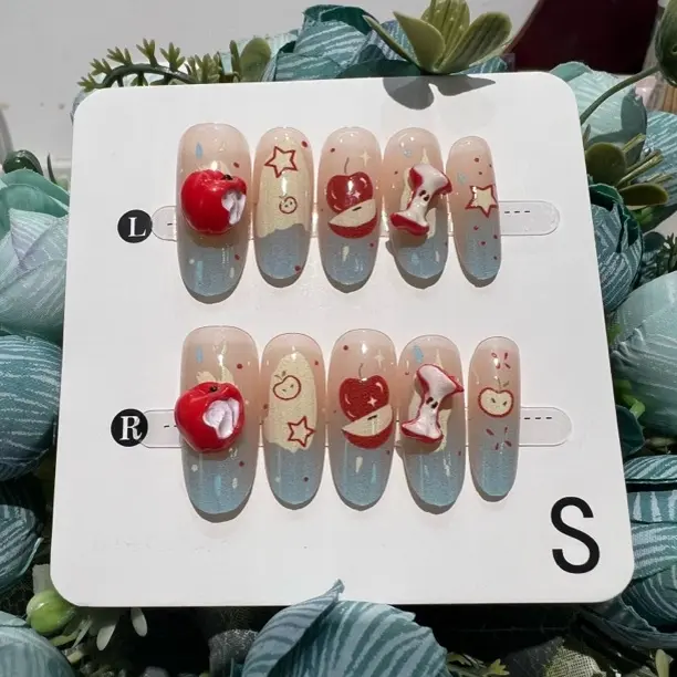 苹果元素涂鸦可爱显白长款法式秋冬手工穿戴甲轻奢