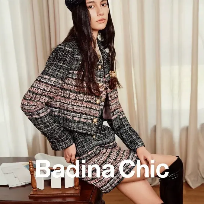 撞色雕花短外套翻领轻奢时尚单排扣法式毛呢极简风