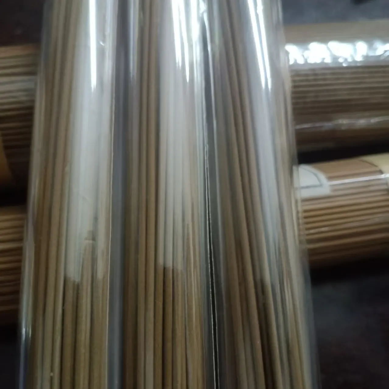 电白沉香虫眼沉香，原汁原味！没有添加任何香料！请放心购买