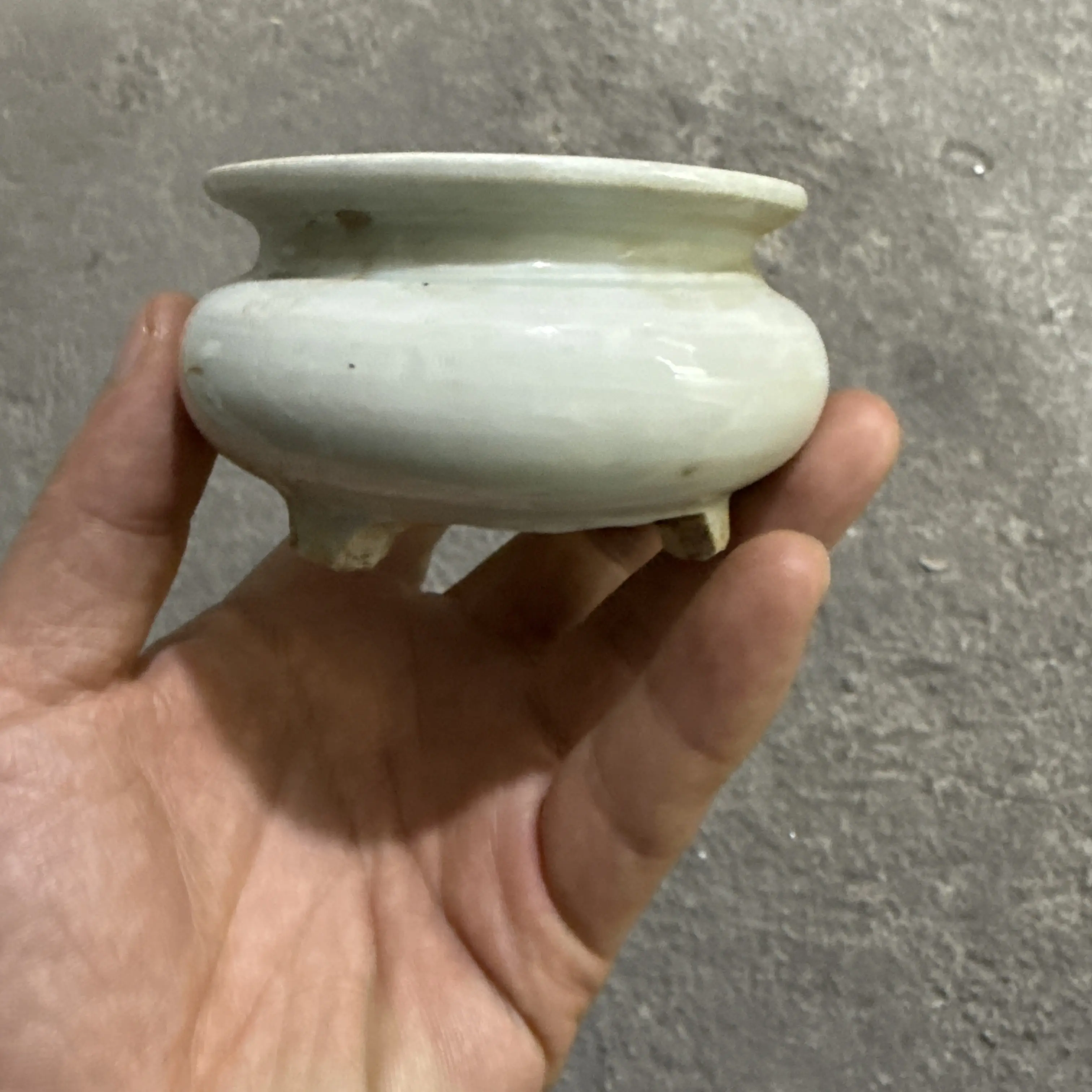 底座陶瓷装饰材料