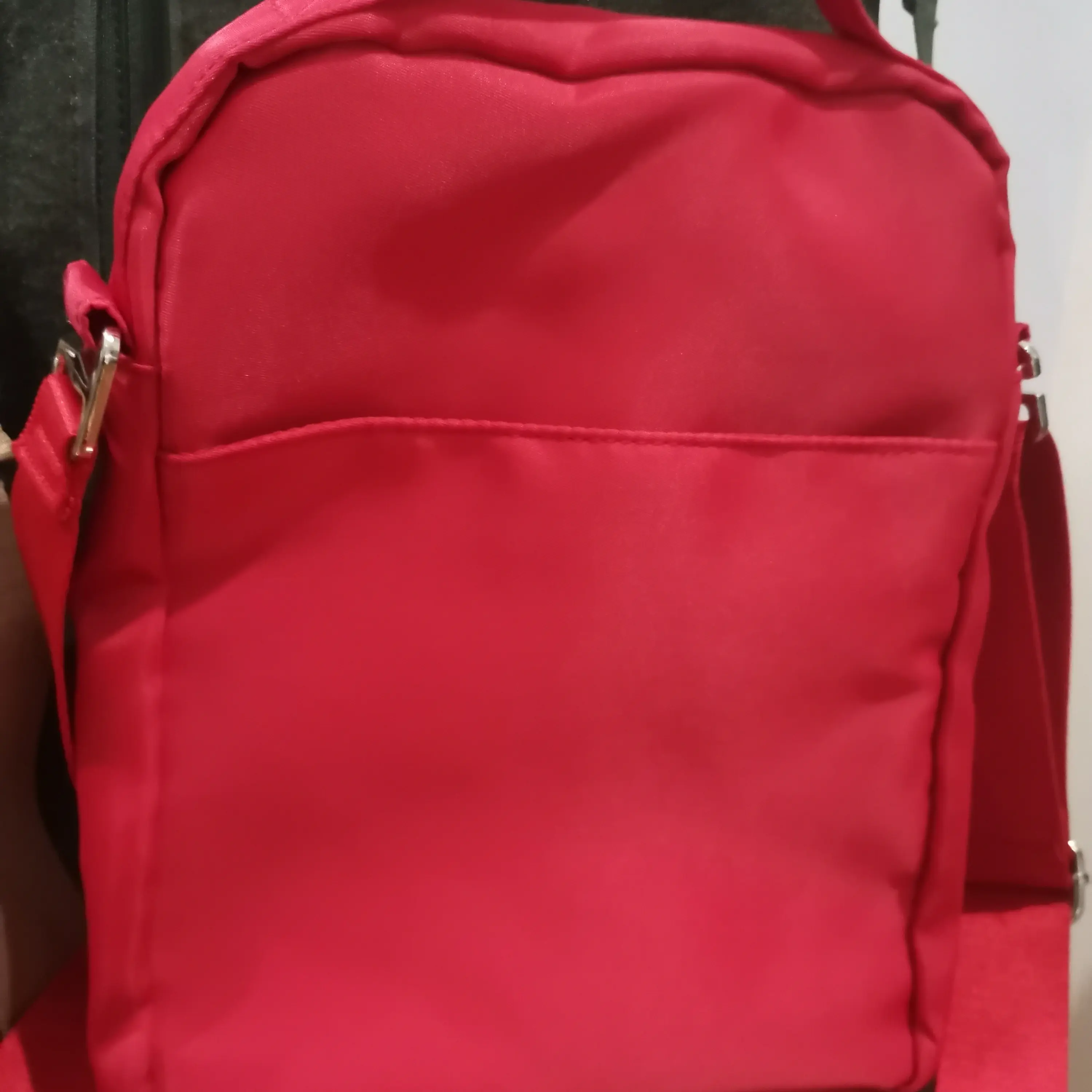 一包多用轻便多隔层通勤百搭旅行单肩斜挎双肩包