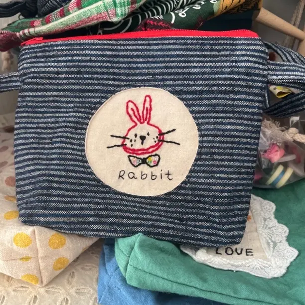 手工毛绒可爱小绵羊收纳包卡通零钱包大容量拉链便携学生化妆包