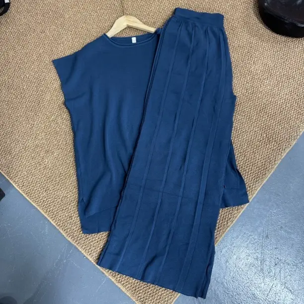 2528早春时尚简约气质圆领短袖针织衫搭配直筒阔腿长裤女装套装