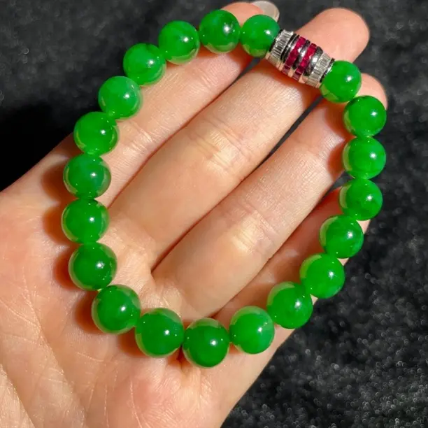 高冰种辣绿翡翠珠珠手串