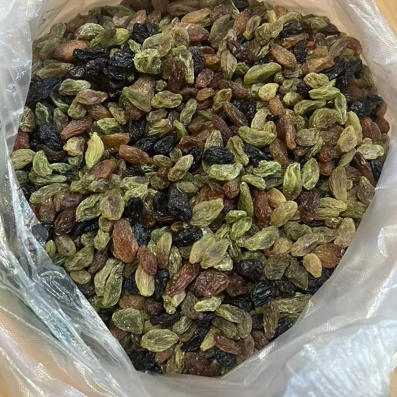 新疆大颗粒三色葡萄干干净饱满果香十足零食