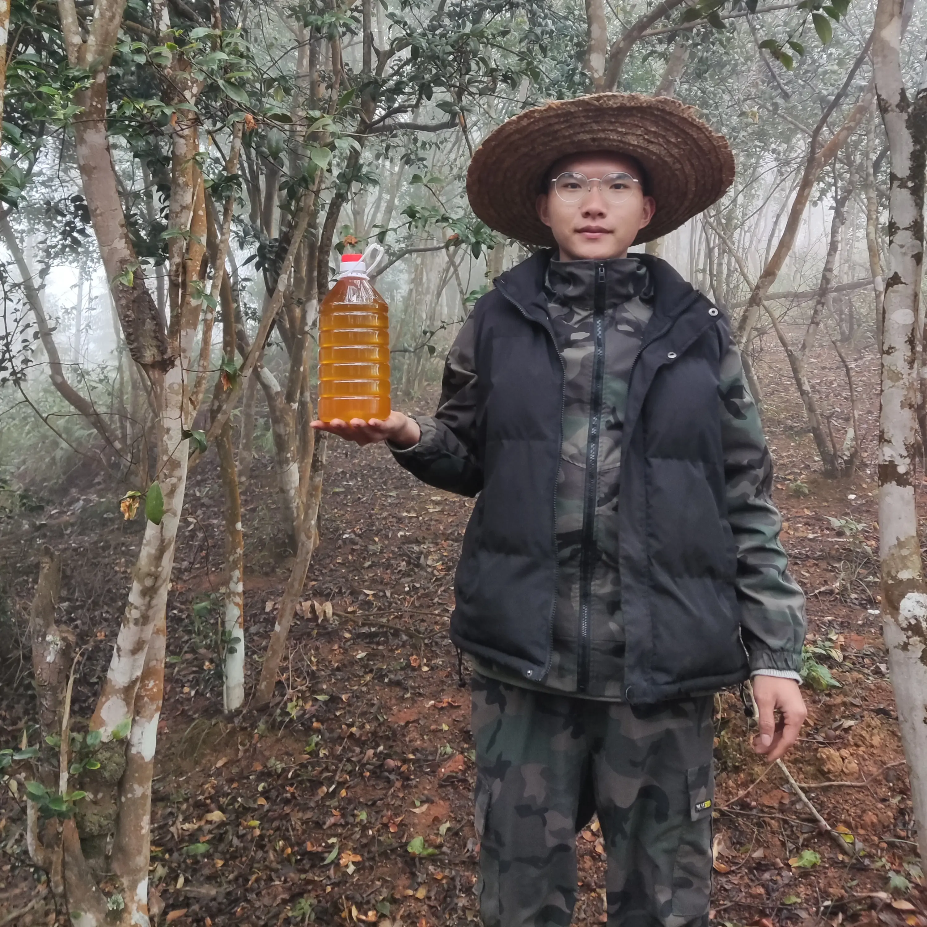 纯正小籽饱满古法压榨山茶油农家自榨山茶油O勾兑O添加纯茶籽油