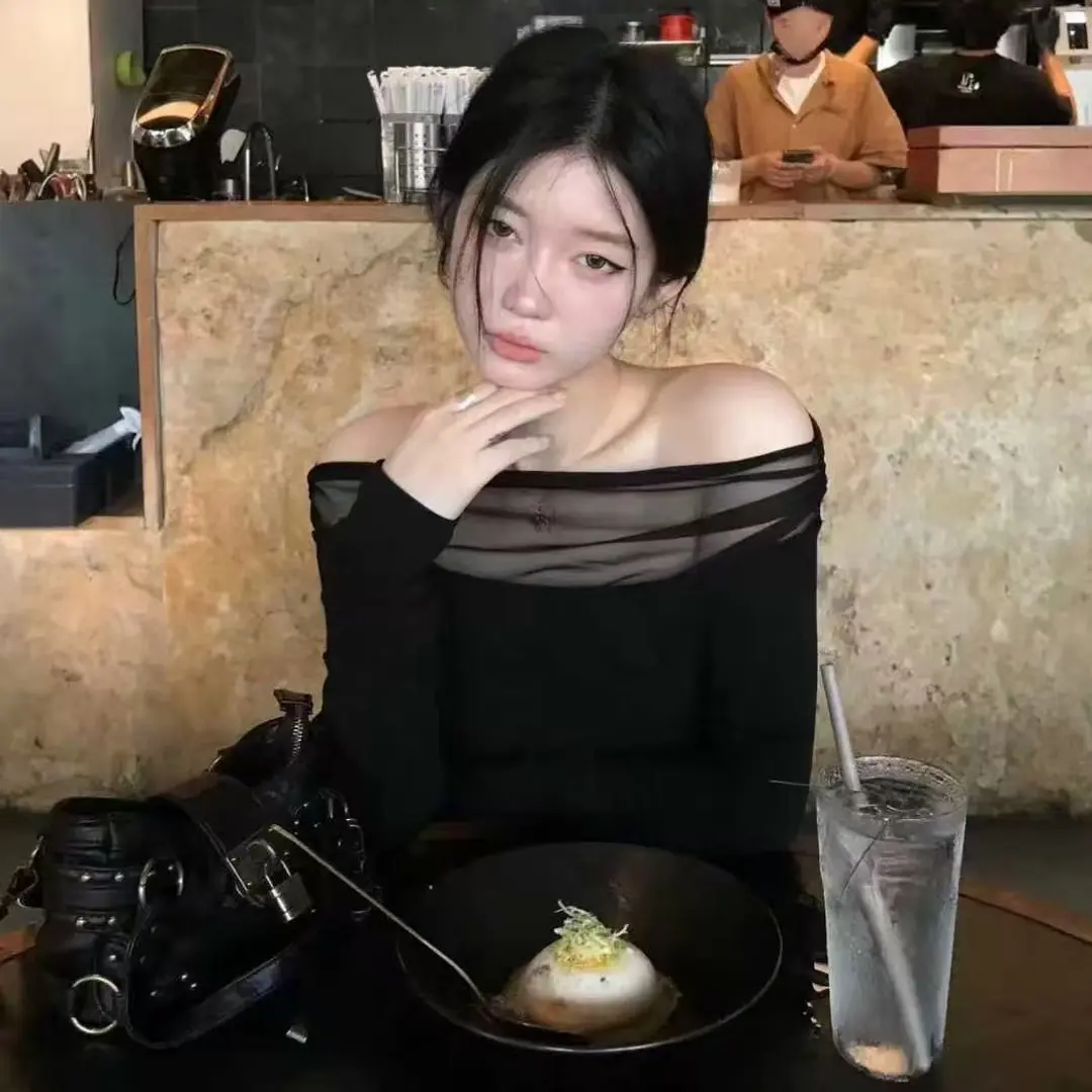 高品质纯欲风百搭款小衫