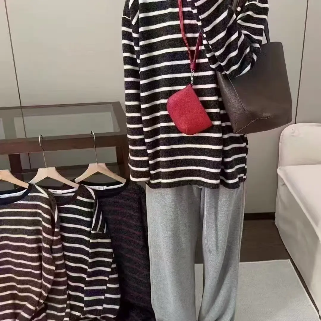 撞色条纹宽松针织衫