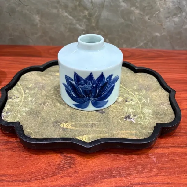 景德镇高温陶瓷青花纯手绘花瓶高度9公分