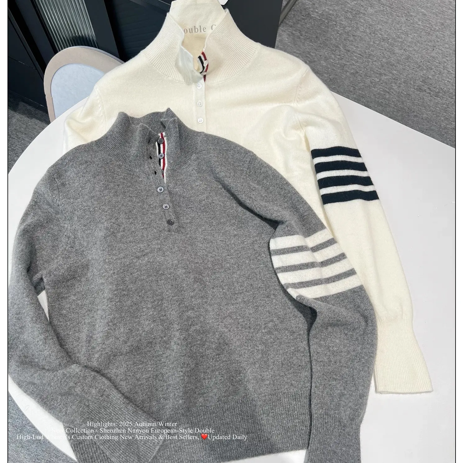 小乔家四条杠条纹半开立领毛衣