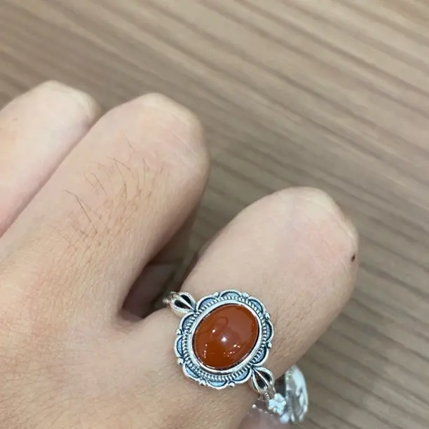 925银花朵包边南红椭圆戒指