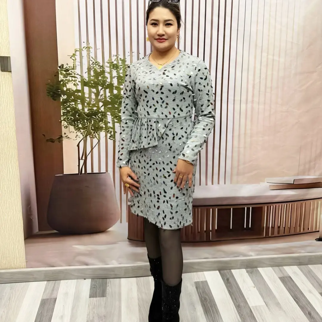 秋冬新款修身显瘦气质蕾丝连衣裙女时尚短款通勤百搭