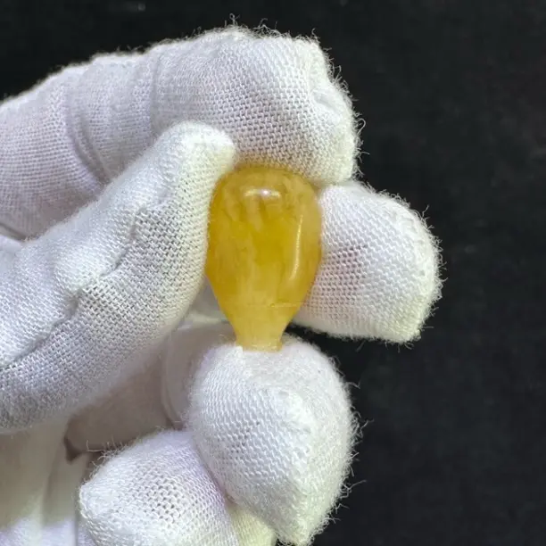 Y2033天然蜜蜡对孔12✖️19微瑕无优化