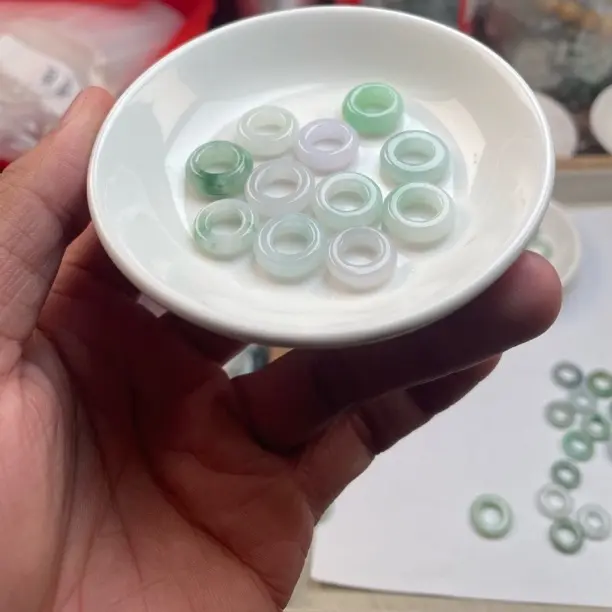 天然缅甸翡翠散珠