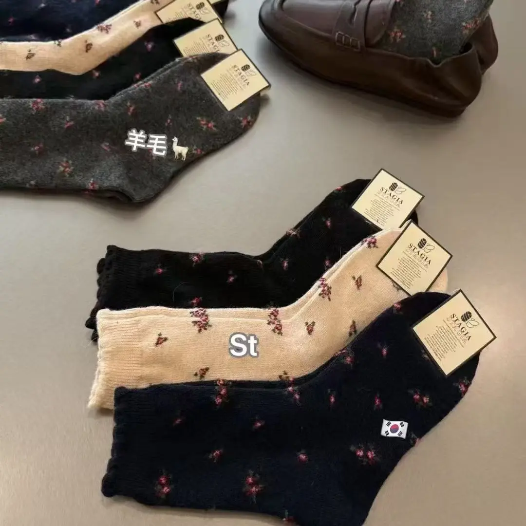 秋冬季可爱碎花中筒袜女袜舒适保暖日系韩版百搭女士袜子