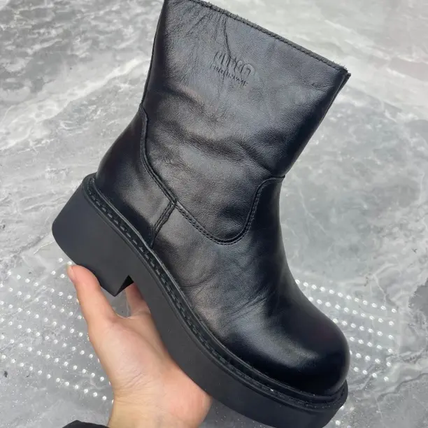 头层牛皮， 羊毛一体女士短靴50205