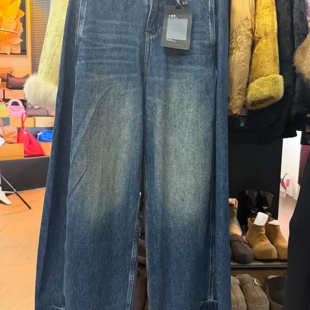 秋冬新款高腰显瘦复古加绒阔腿牛仔裤女宽松百搭拖地弯刀裤