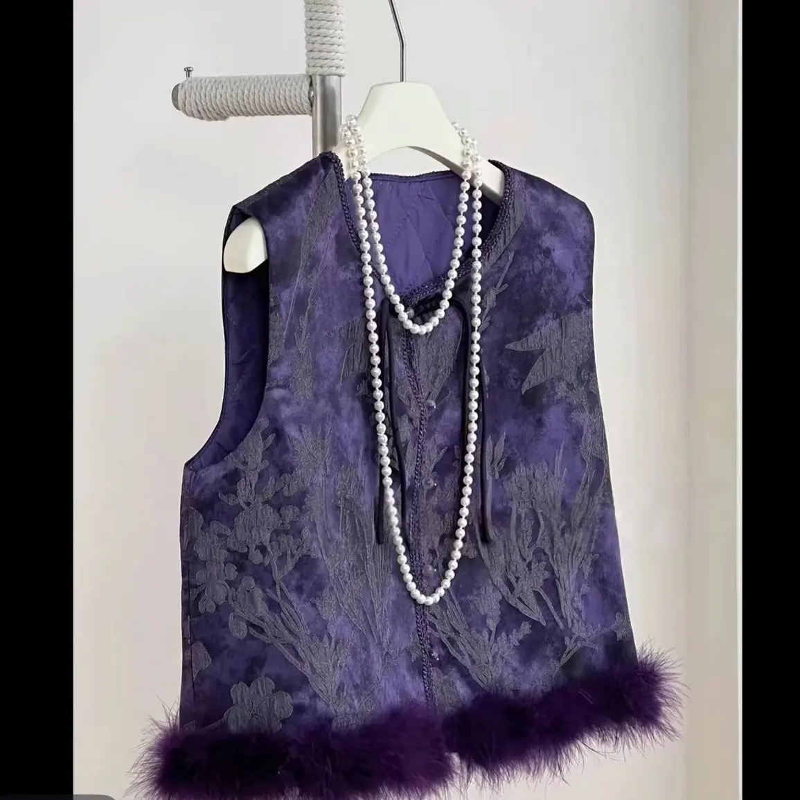 圆领提花流苏宽松型新中式风女马夹时尚扎染