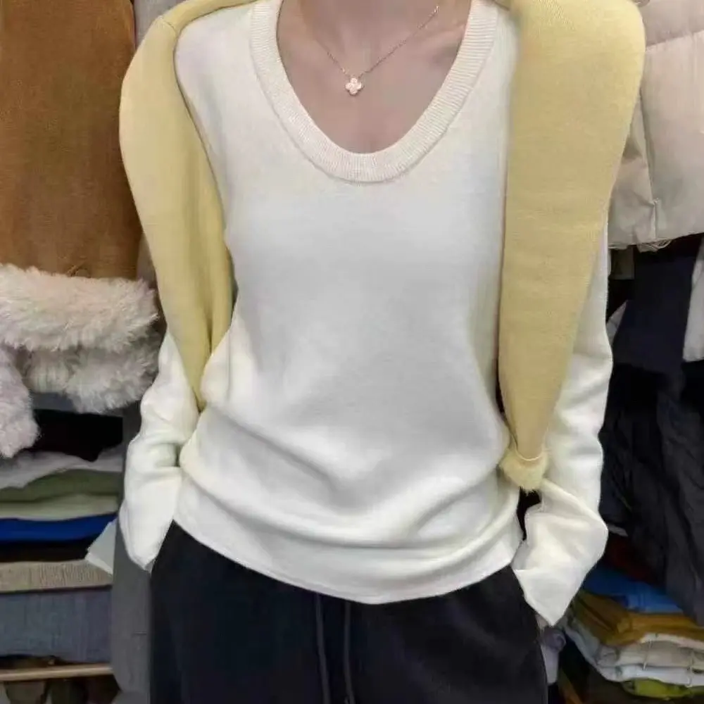 658#戴戴简约气质U领显瘦加绒毛衣