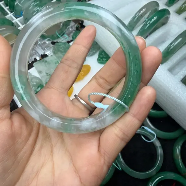 天然翠冰透飘花正圈平安镯百搭气质首饰品