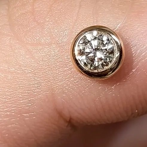 18K金30分泡泡吊坠（不带耳）时尚经典金色