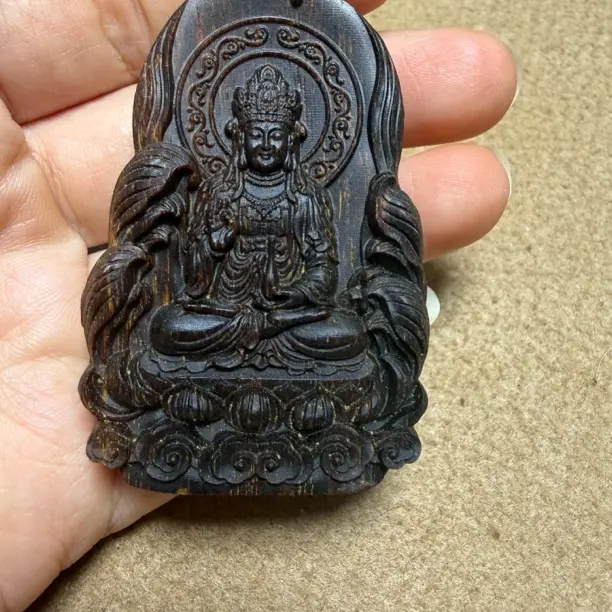 天然芽庄精工双面雕刻佛挂件