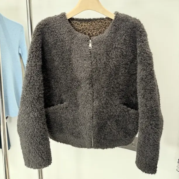 冬季皮毛一体保暖外套女短款宽松圆领韩系时尚环保毛毛上衣