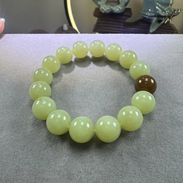 天然和田玉手串卡12mm精品收藏级百搭款