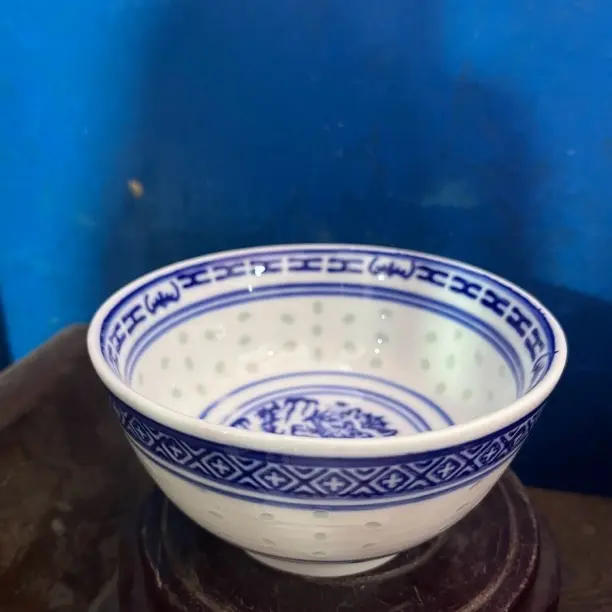 景德镇陶瓷青花玲珑龙纹4.5寸米饭碗