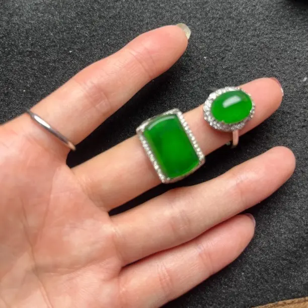 天然翡翠满色戒指