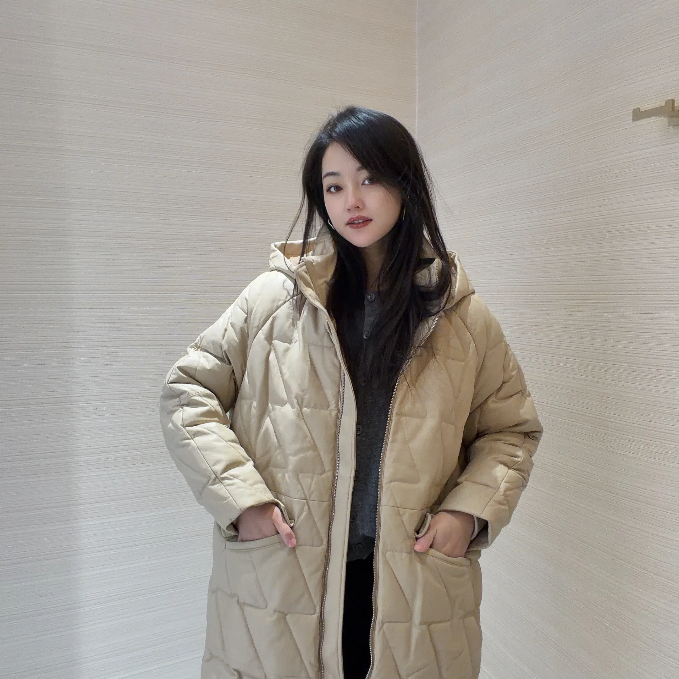 冬季连帽女宽松时尚长款白鸭绒加厚保暖羽绒服设计感流