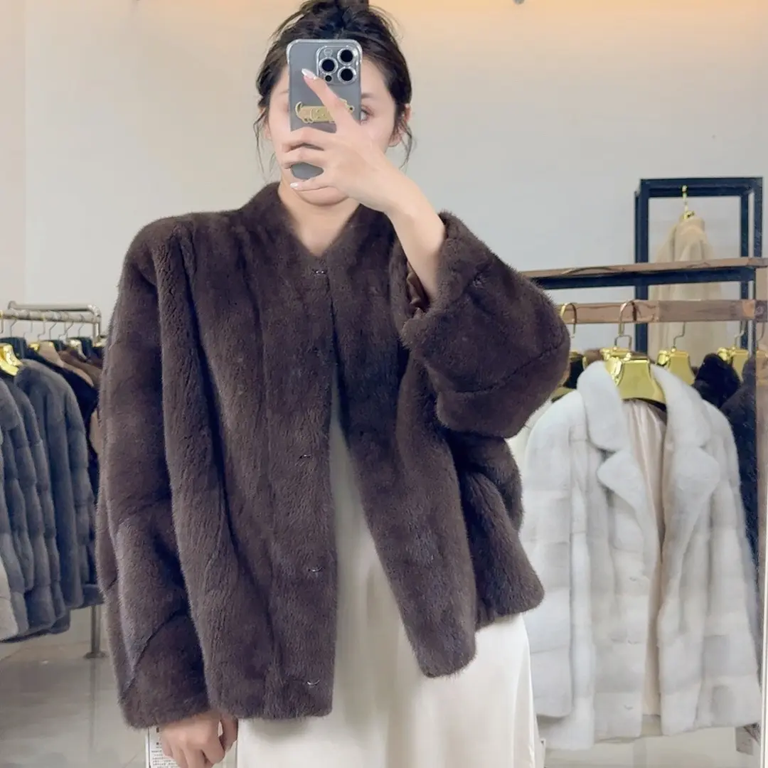 今年最流行的嫣红绯色系 咖色V领短款女极简风棕色系 斜排袖 短款