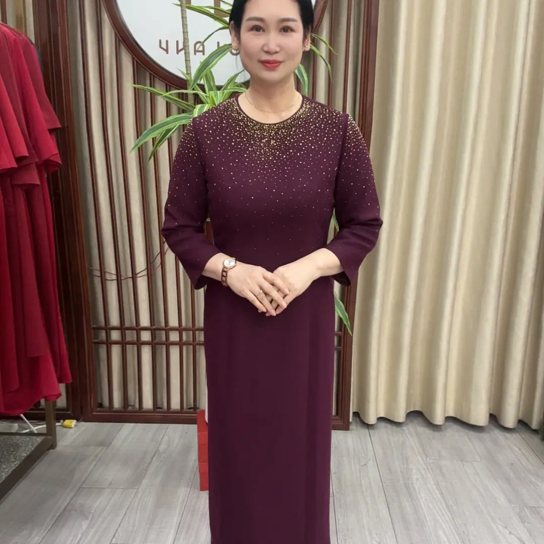 X170601喜上加喜紫红色1.13米长袖印花圆领中长款气质女士旗袍裙