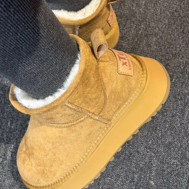 时尚雪地靴冬季耐磨短筒休闲靴子保暖增高加绒