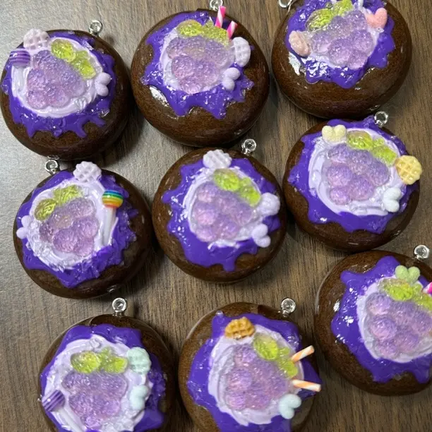 包包家-原创巧克力冰透甜甜圈