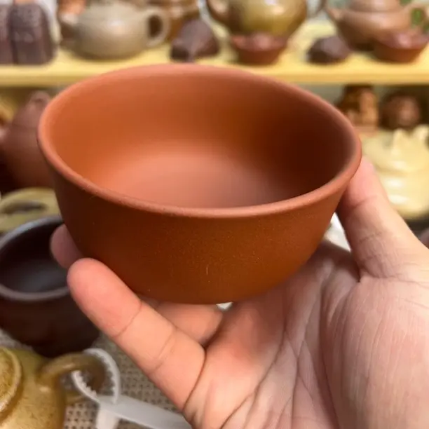 宜兴原矿紫砂朱泥碗拍一发二